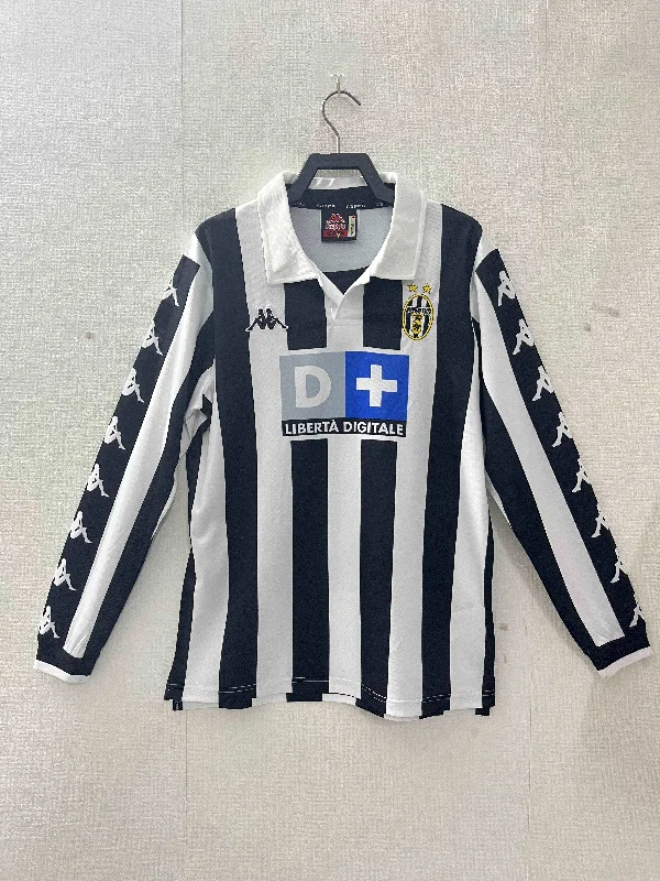 1999-00 Juventus Home Shirt - Long Sleeve