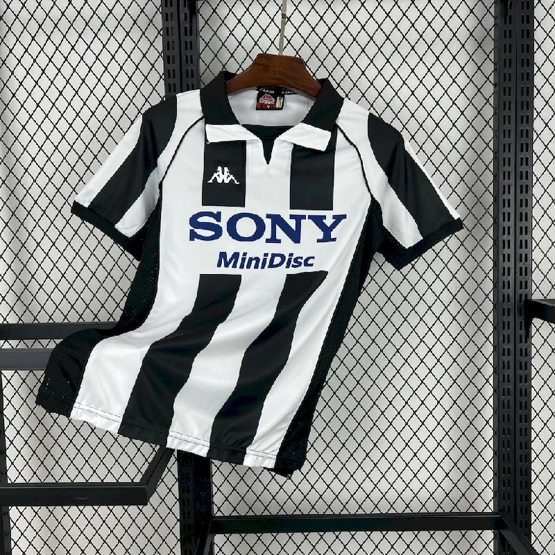 Juventus FC 1997-1998 Home Jersey