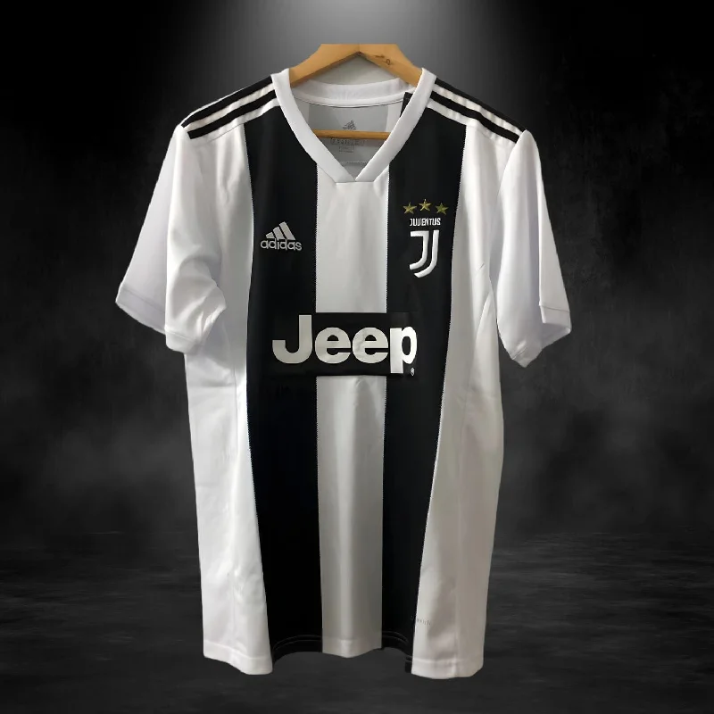 Juventus Home Shirt 18/19 (Fan)