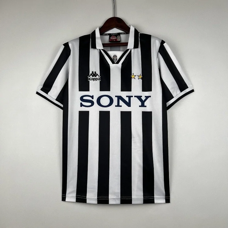 Retro Juventus 96-97 em Casa